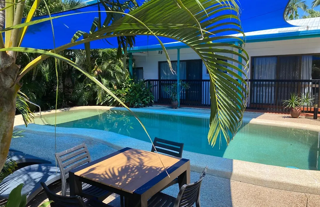 Tropical Palms Resort & 4Wd Hire-1
